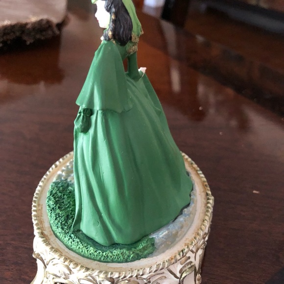 Previously owned Scarlet O’Hara Collectible from “Gone With The Wind” - Picture 7 of 8